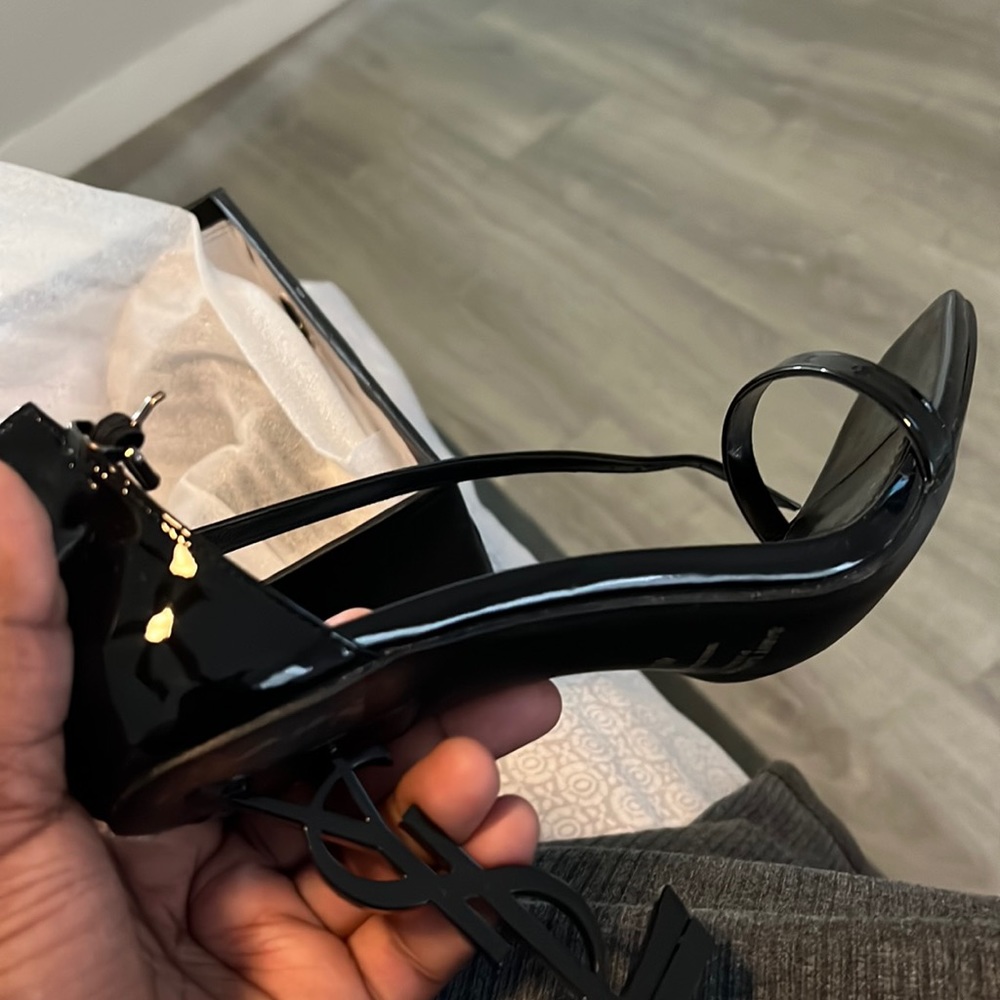 Black heels YSL